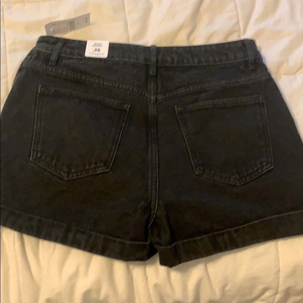 Shorts - Picture 5 of 5